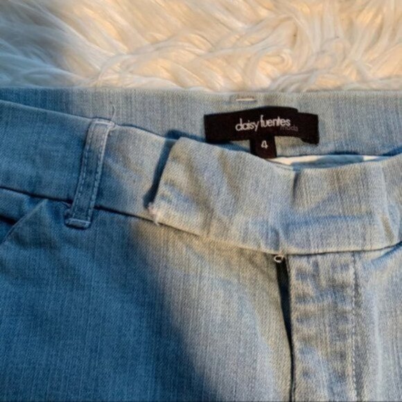 Daisy Fuentes Bootcut Jeans Light Wash Sea Breeze - Picture 5 of 10